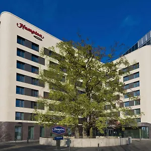 מלון Hampton By Hilton Frankfurt Airport