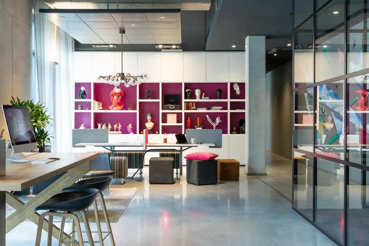 ****  Moxy Frankfurt Airport Hotel Frankfurt am Main Germany