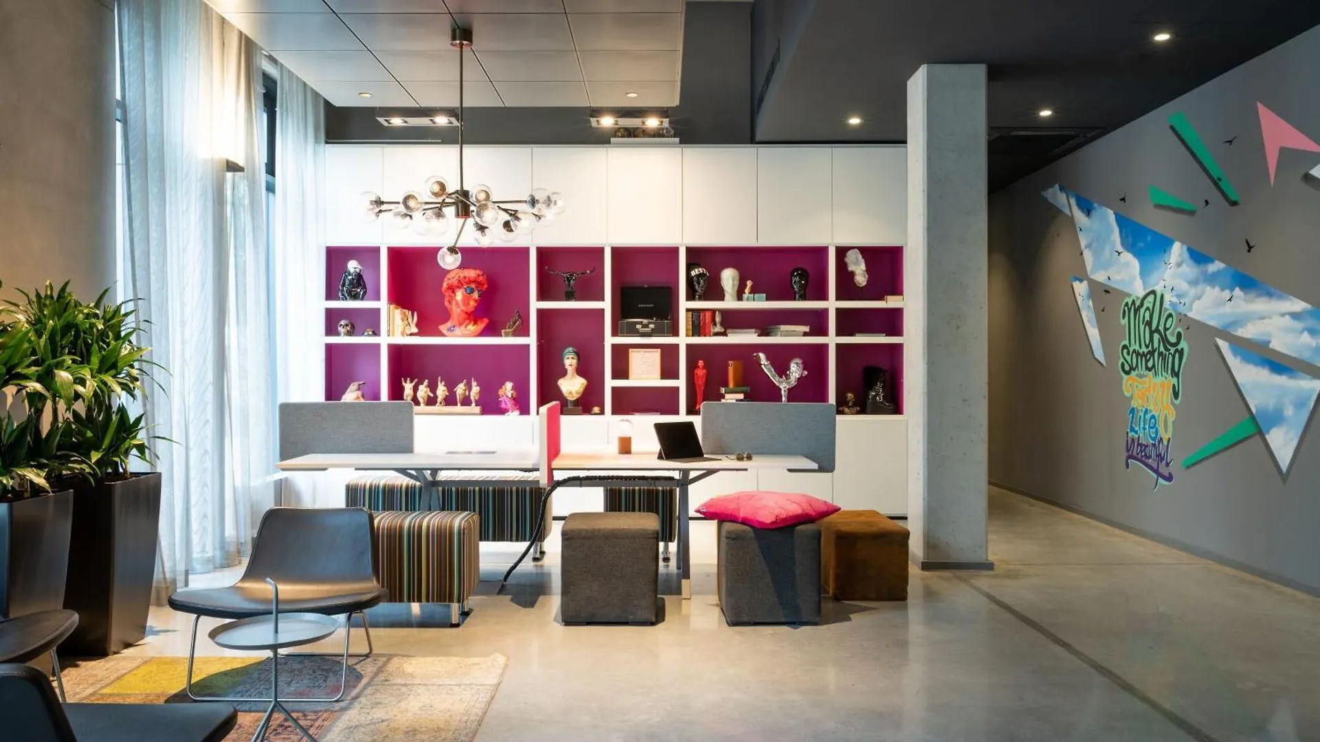Moxy Frankfurt Airport Hotel Frankfurt am Main