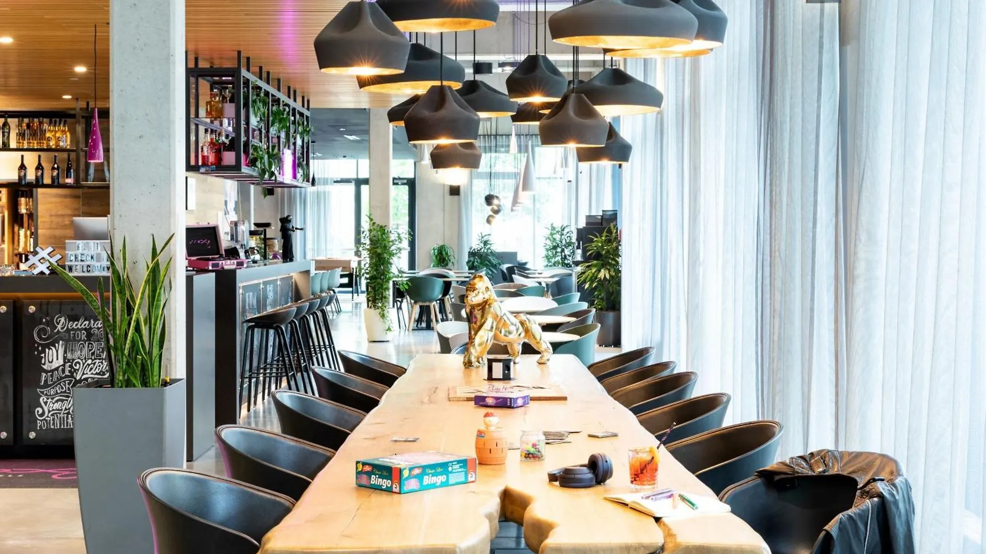 Moxy Frankfurt Airport Hotel Frankfurt am Main