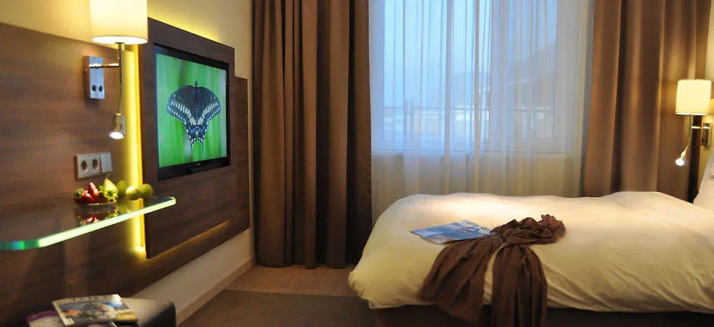 ****  Moxy Frankfurt Airport Hotel Frankfurt am Main Germany