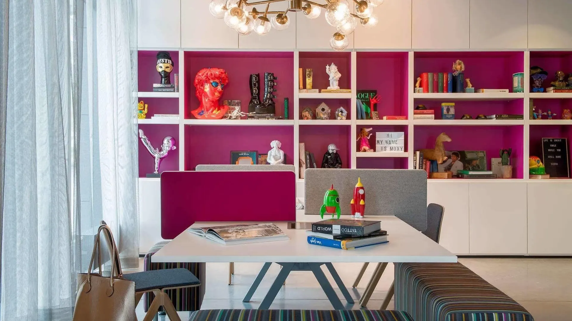 Moxy Frankfurt Airport Hotel Frankfurt am Main