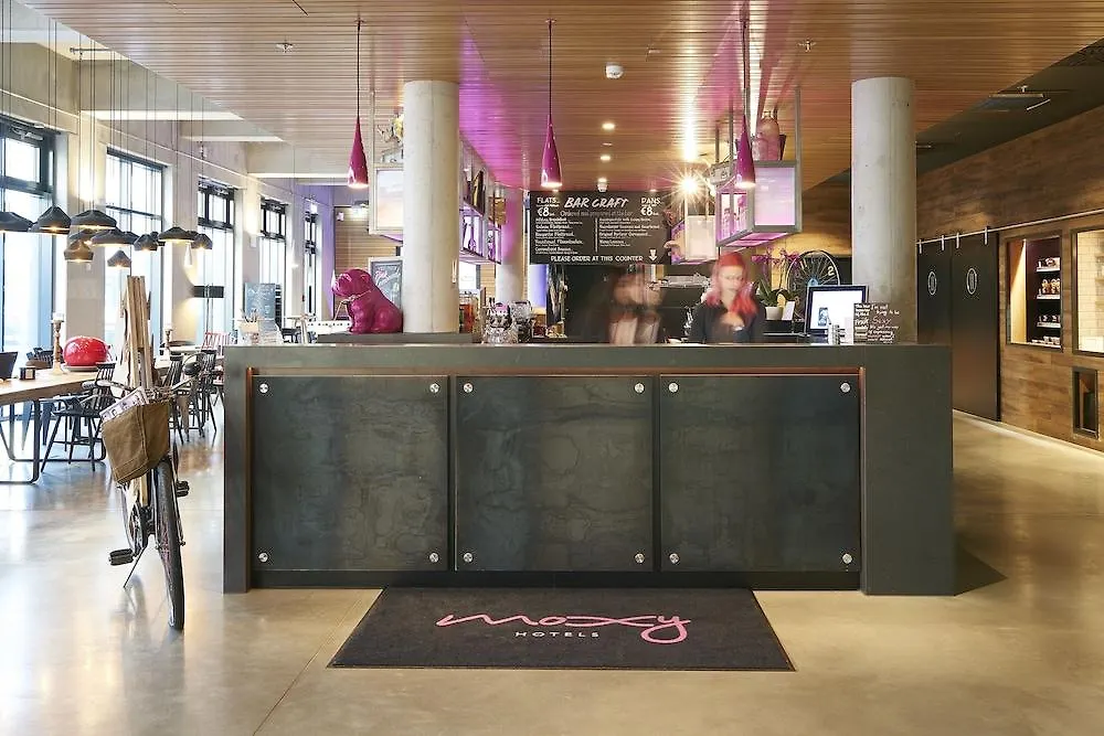 מלון פרנקפורט Moxy Frankfurt Airport