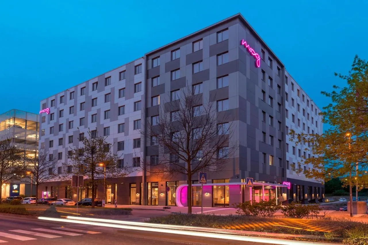 מלון פרנקפורט Moxy Frankfurt Airport