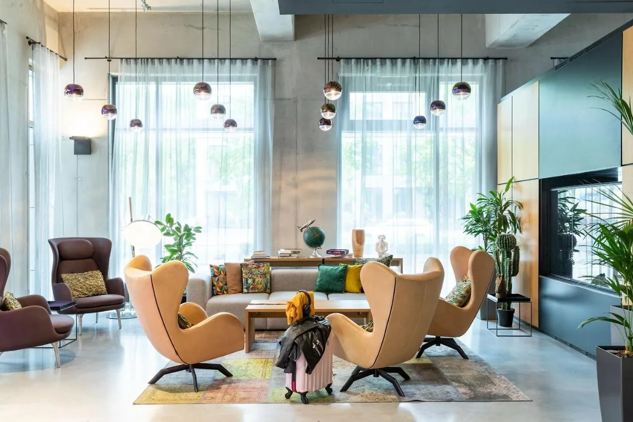 מלון פרנקפורט Moxy Frankfurt Airport